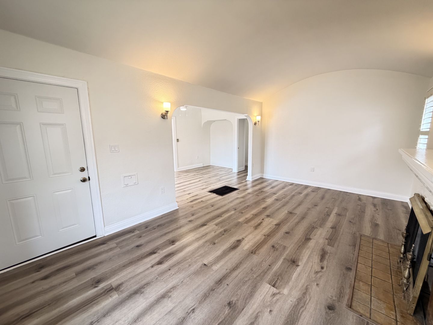Los Angeles House: 7307 Hallsdale Avenue