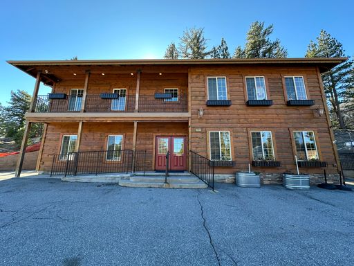 RIGHT ON THE HWY - GREAT EXPOSURE - RETAIL/OFFICE SPACE 451SQ FT