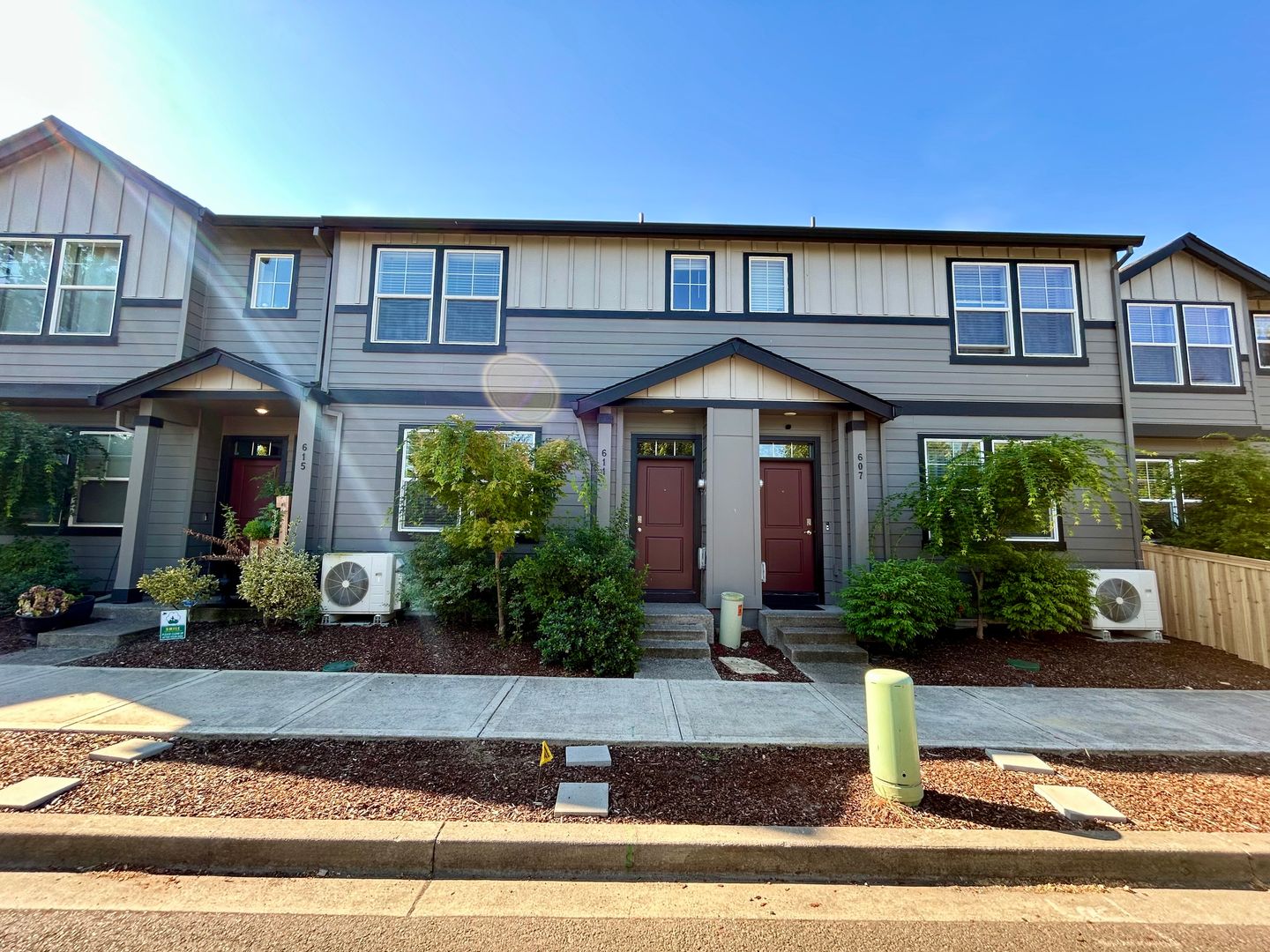 Vancouver House: 611 NE 72nd St