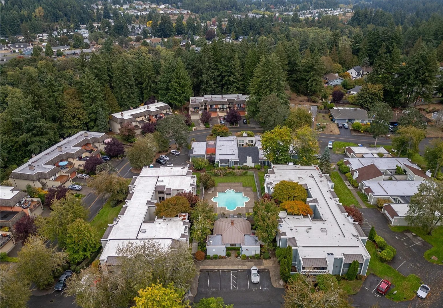 Lakewood House: 7425 Ruby Dr SW APT C-9