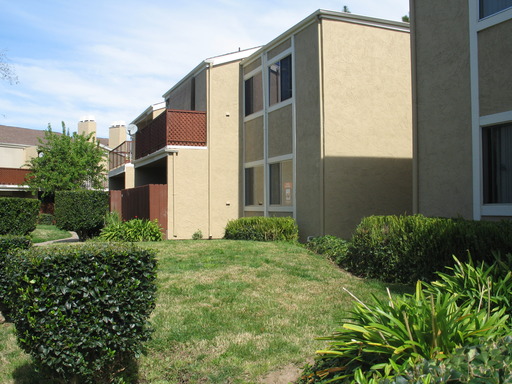 ***MOVE IN SPECIAL $2000 Off First Month's Rent***Charming 3 bed 2 bath condo in Escondido for Rent – photo 1