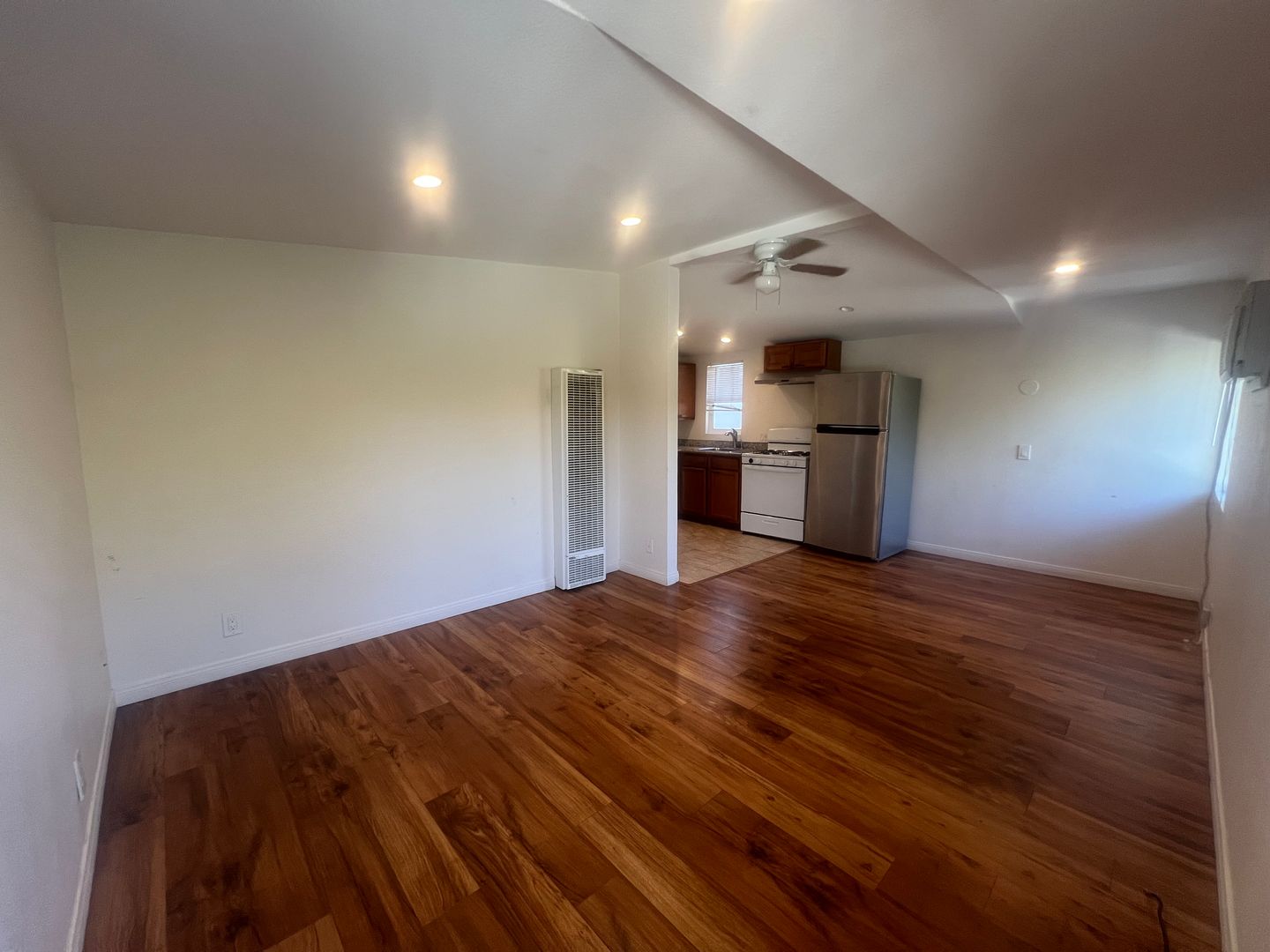 San Diego Apartment: 3503 Del Rey St #3