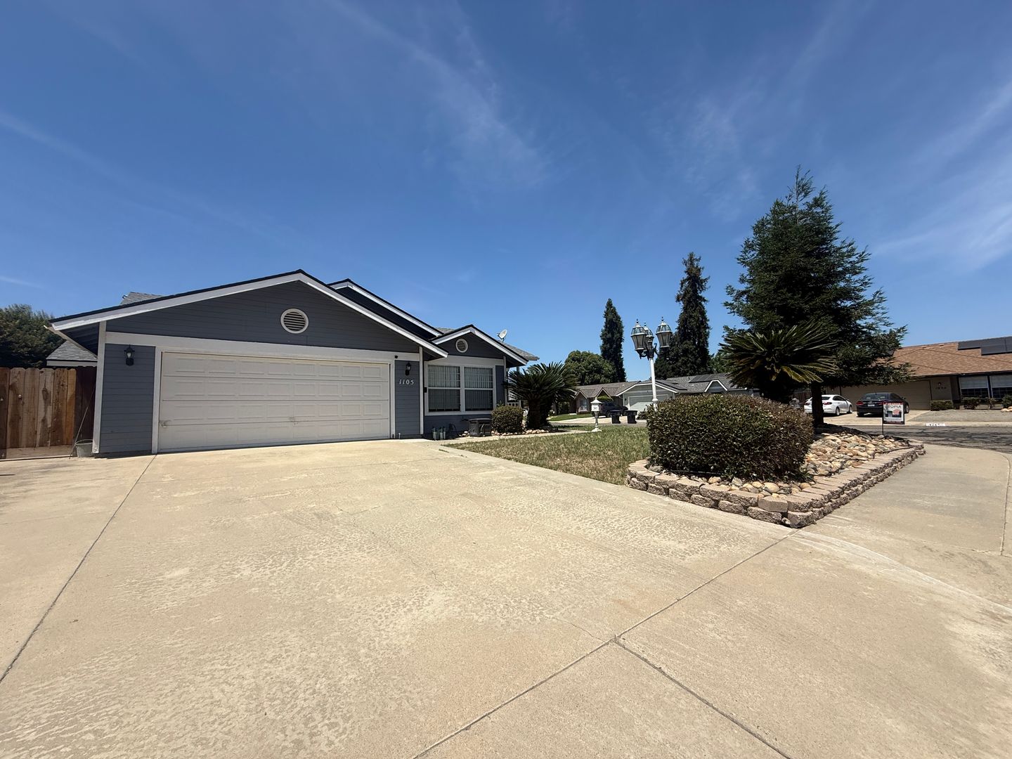 Visalia House: 1105 S Jeffrey Ct.