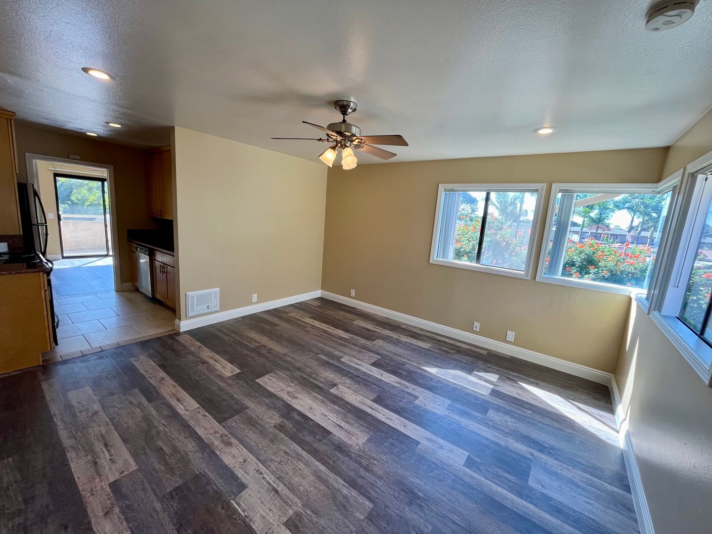 Encinitas Apartment: 1075 N Vulcan Ave