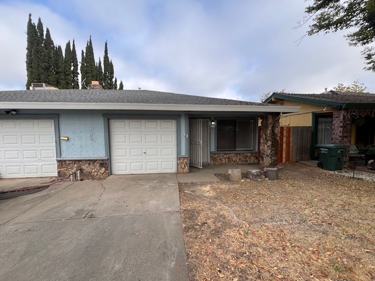 Sacramento Apartment: 6812 -6814 Barbara Lee Cir