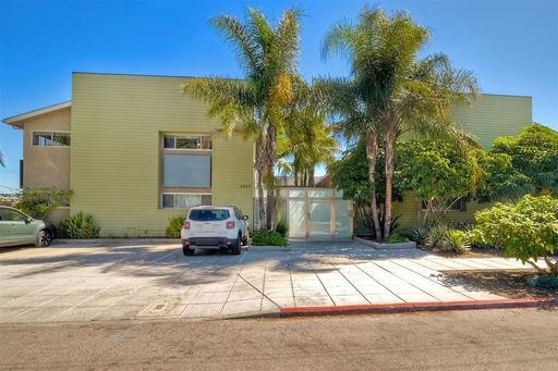 Exclusive Upgraded Condo! – photo 1