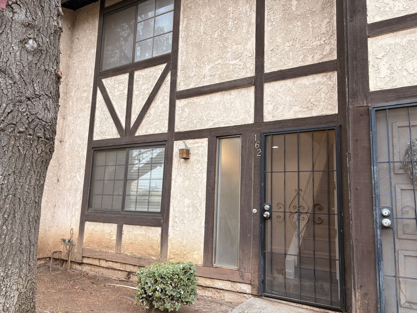 Rialto House: 162 E Merrill Ave