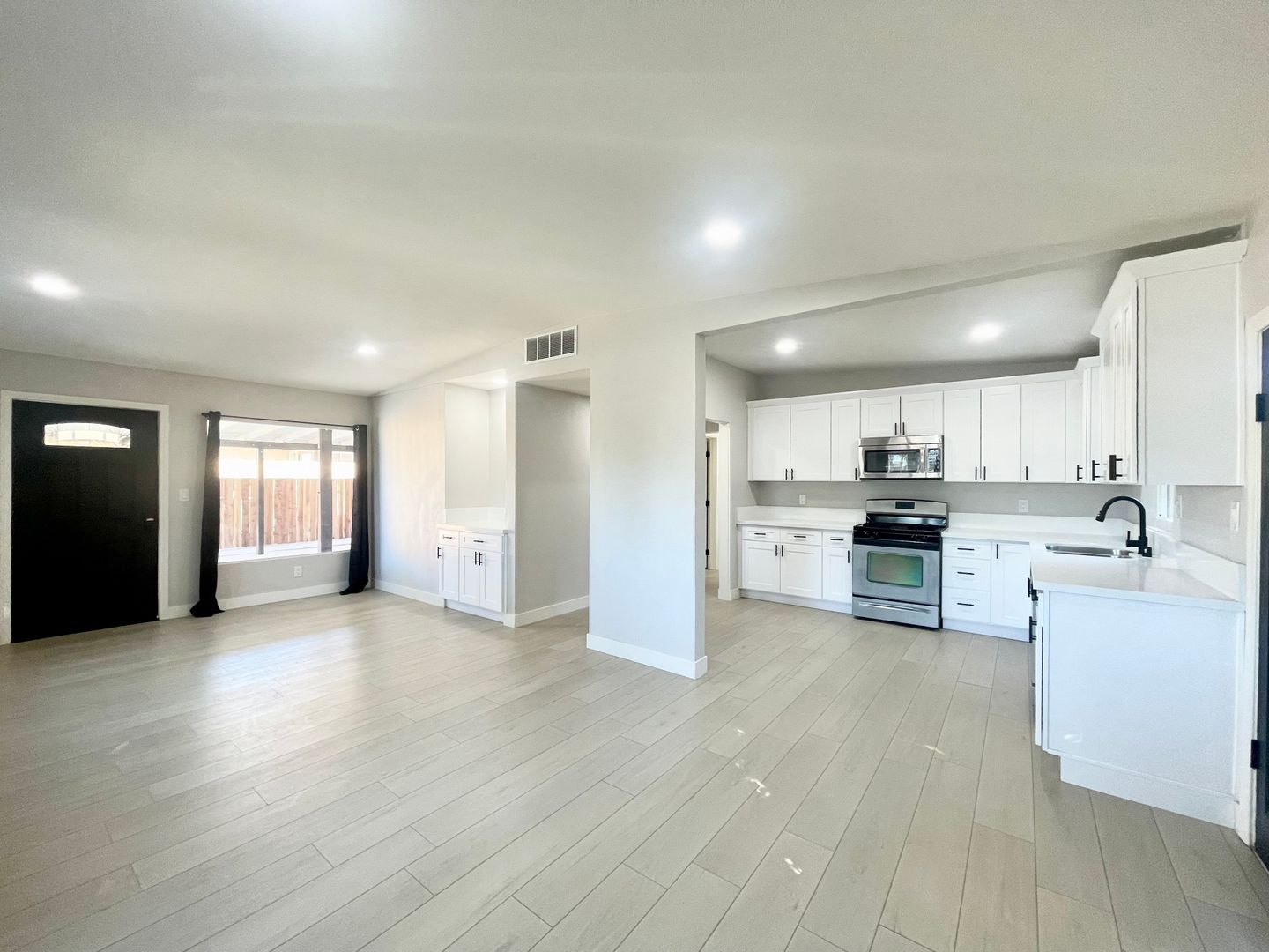 Desert Hot Springs House: 66572 Cahuilla Avenue