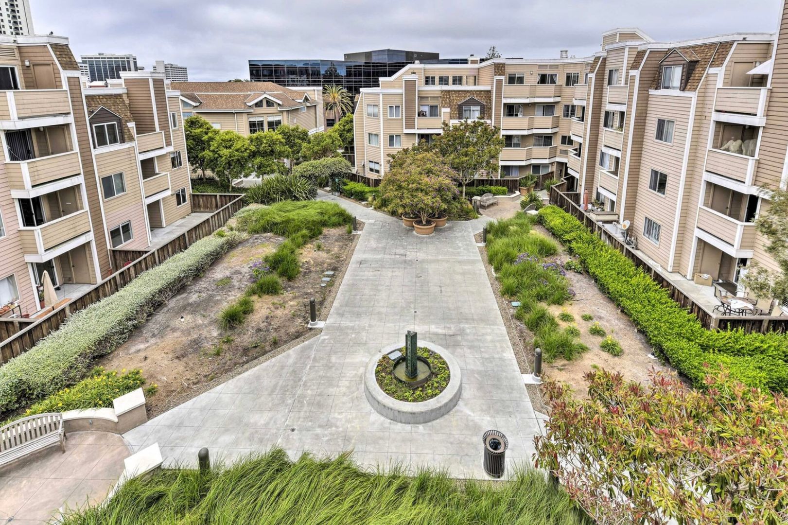 Emeryville Condo: 6400 Christie Ave Apt 5401
