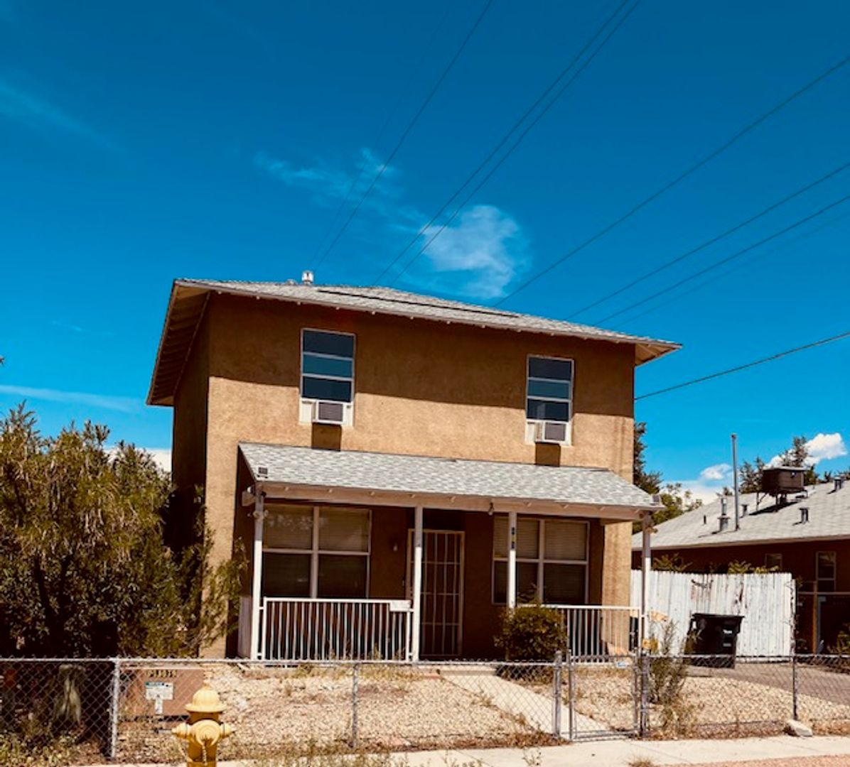 Albuquerque House: 415 Placido Ct. N.E.