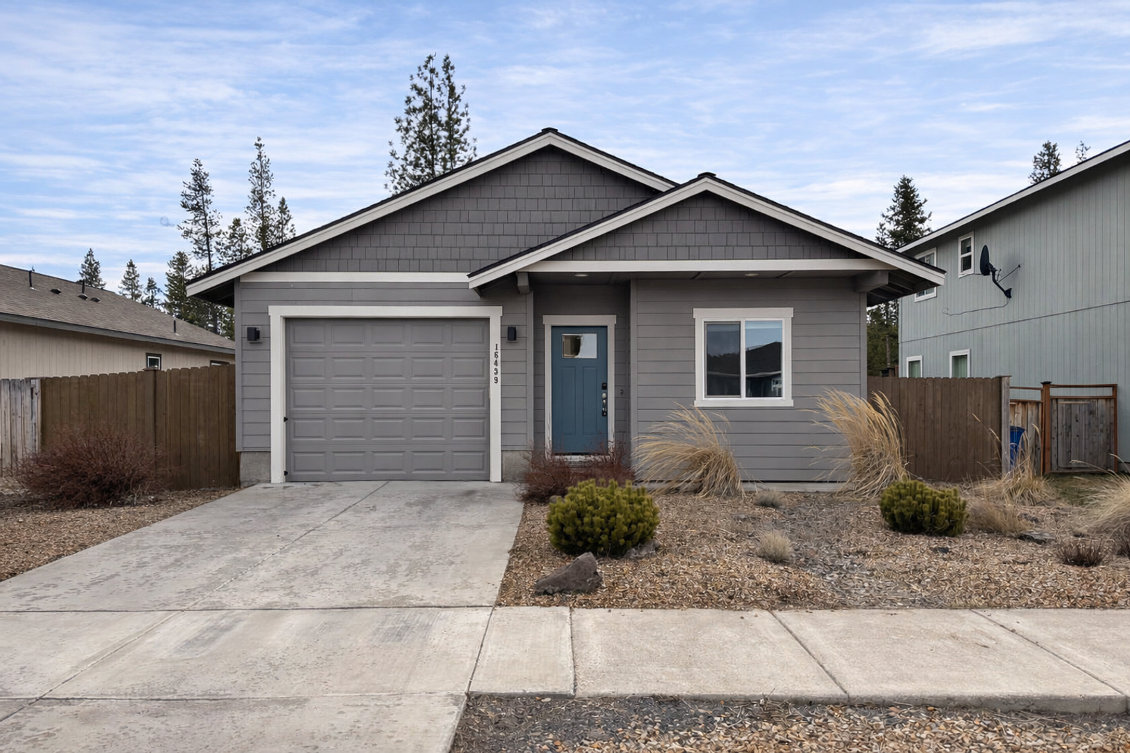 La Pine House: 16439 Bassett Dr