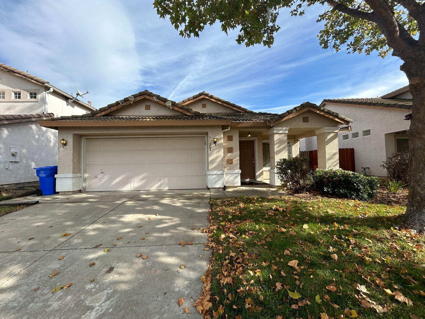 Elk Grove House: 8467 Heritage Hill Drive