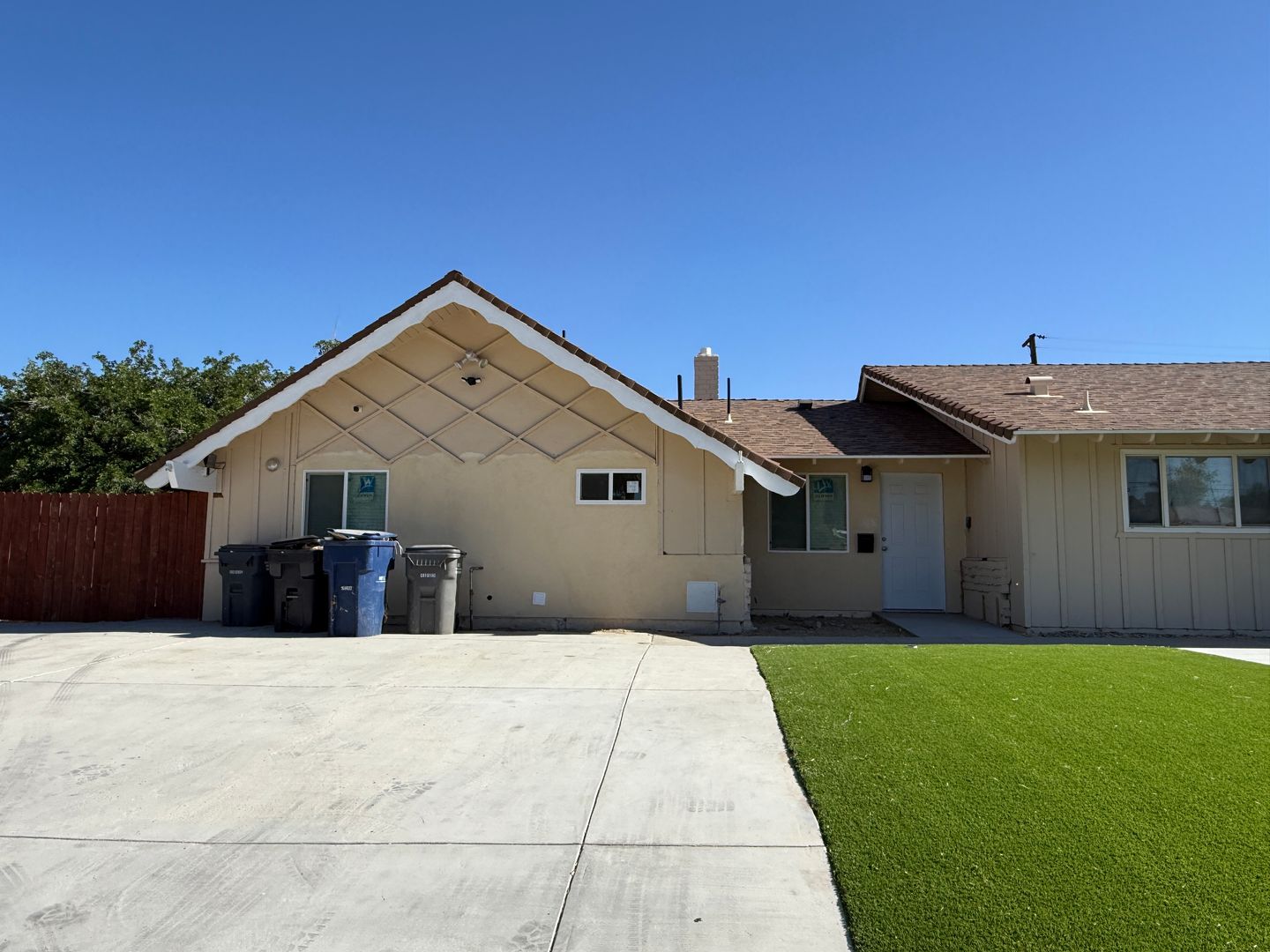 Lancaster Apartment: 1105 E. Ave J4