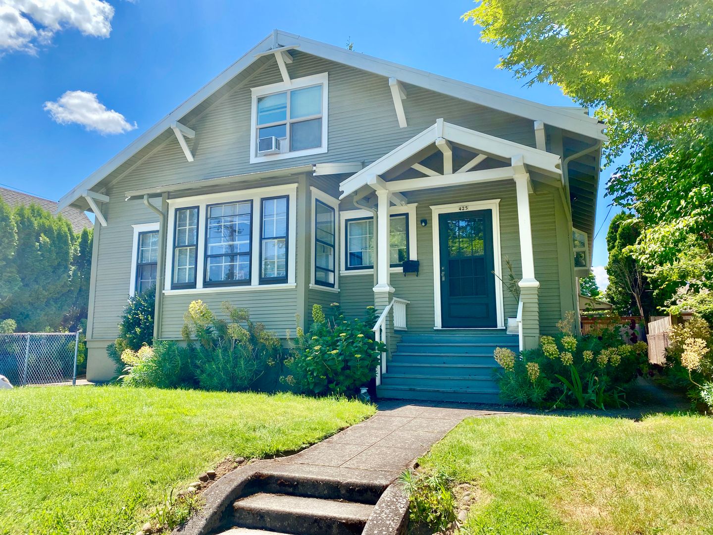 Portland Apartment: 425 NE 70th Unit 1