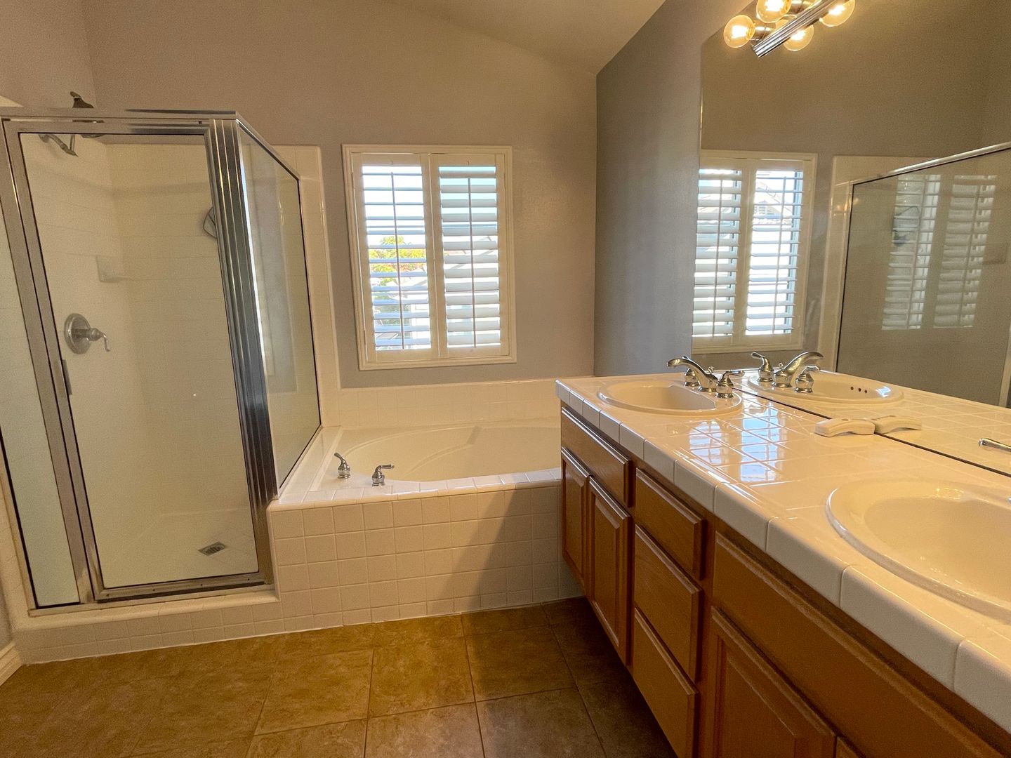 Thousand Oaks House: 2884 Capella Way