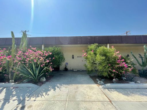 AVAILABLE NOW! Studio / 1 Bathroom Apartment in Palm Springs! – photo 1