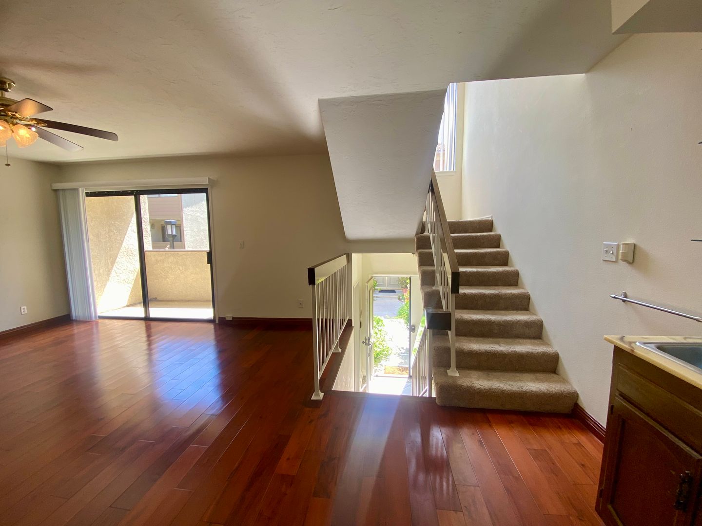 Calabasas Townhome: 26311 W Plata Ln