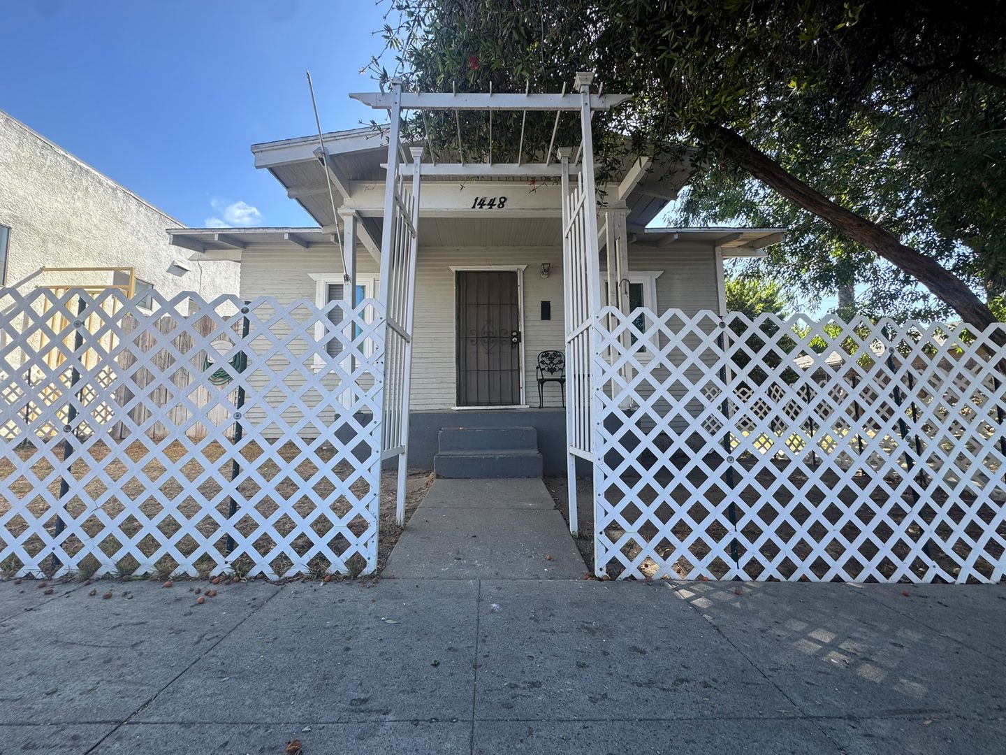 Long Beach House: 1448 Coronado Ave.