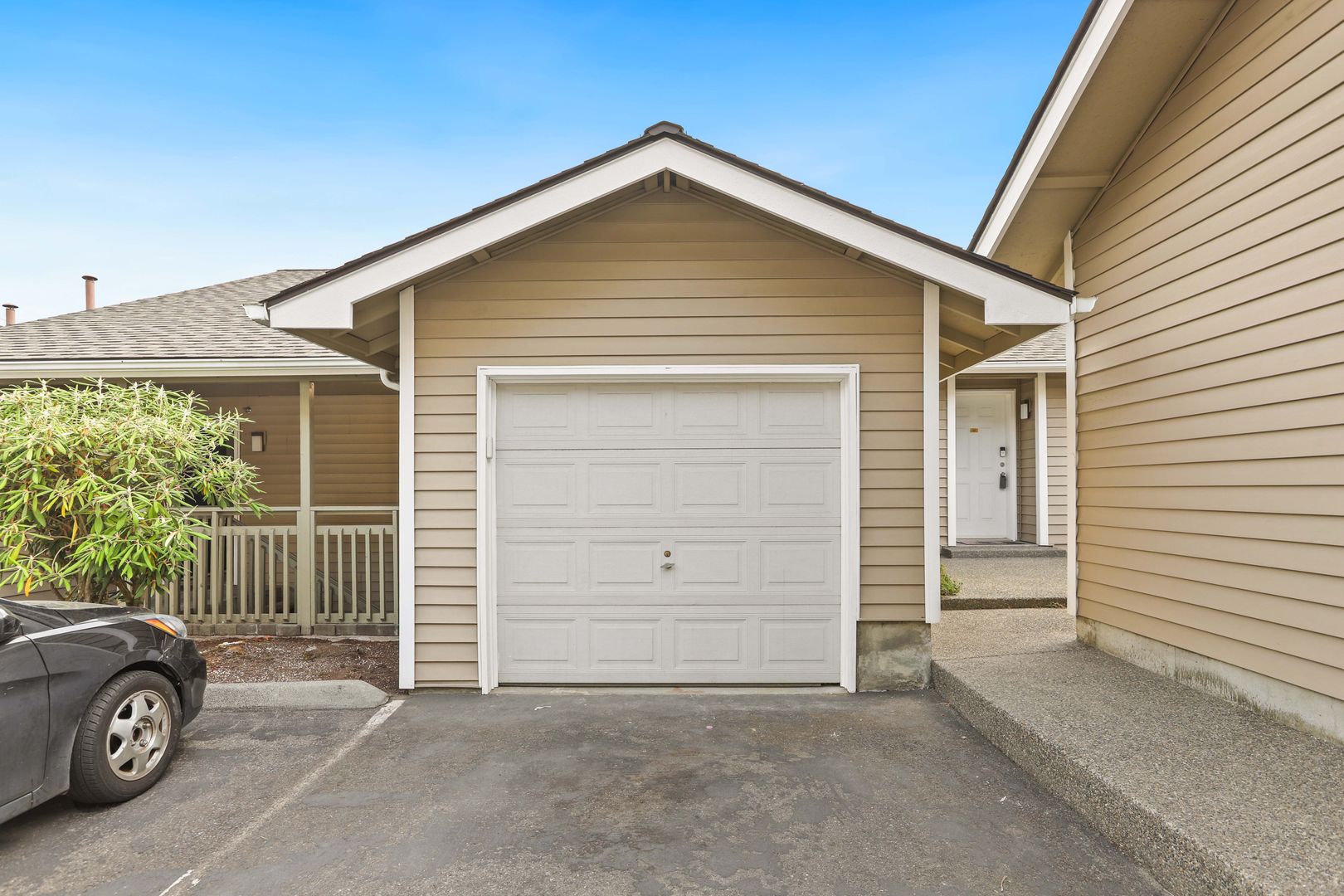 Everett House: 901 E Marine View Dr