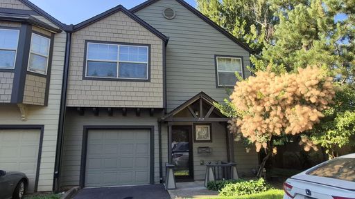 Edgefield Town Home Just steps away from McMenamins Edgefield, and Old Town Troutdale – photo 1