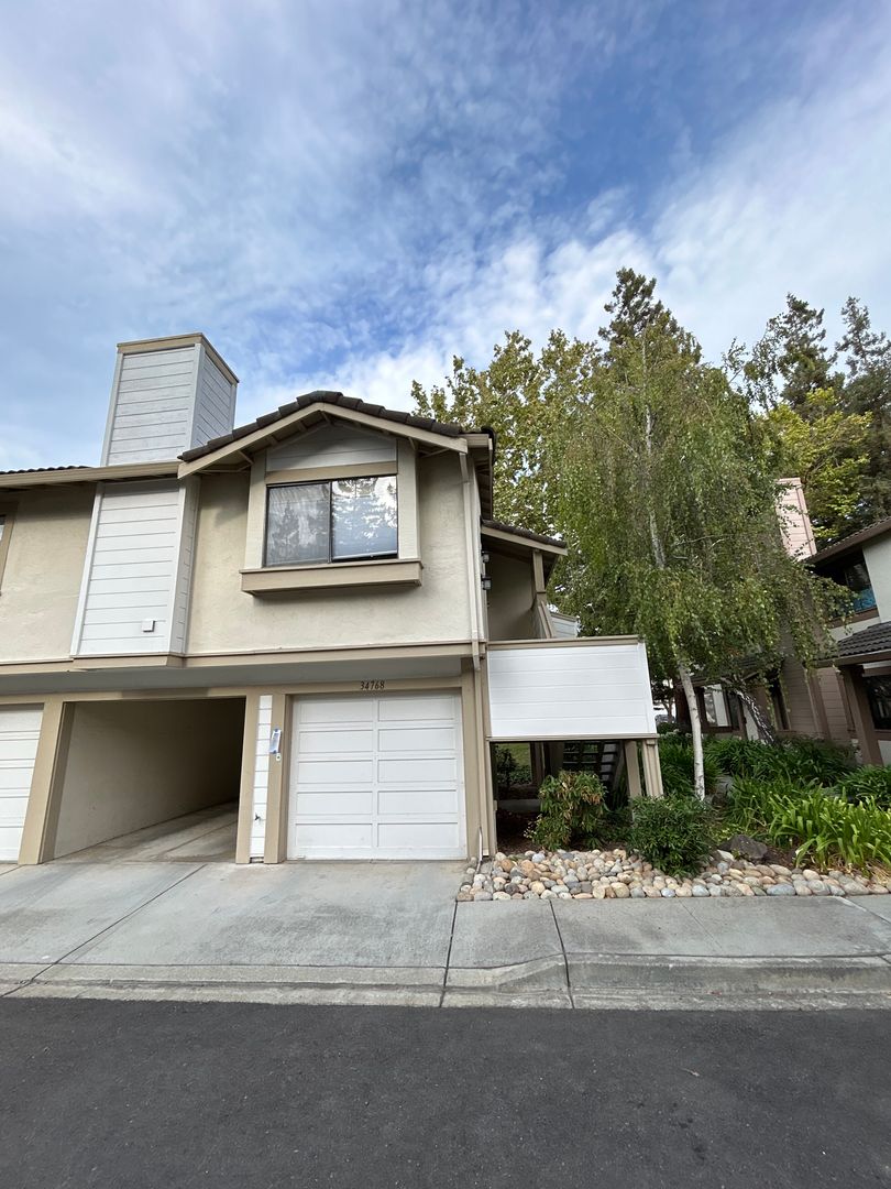 Fremont House: 34768 Hemet Common