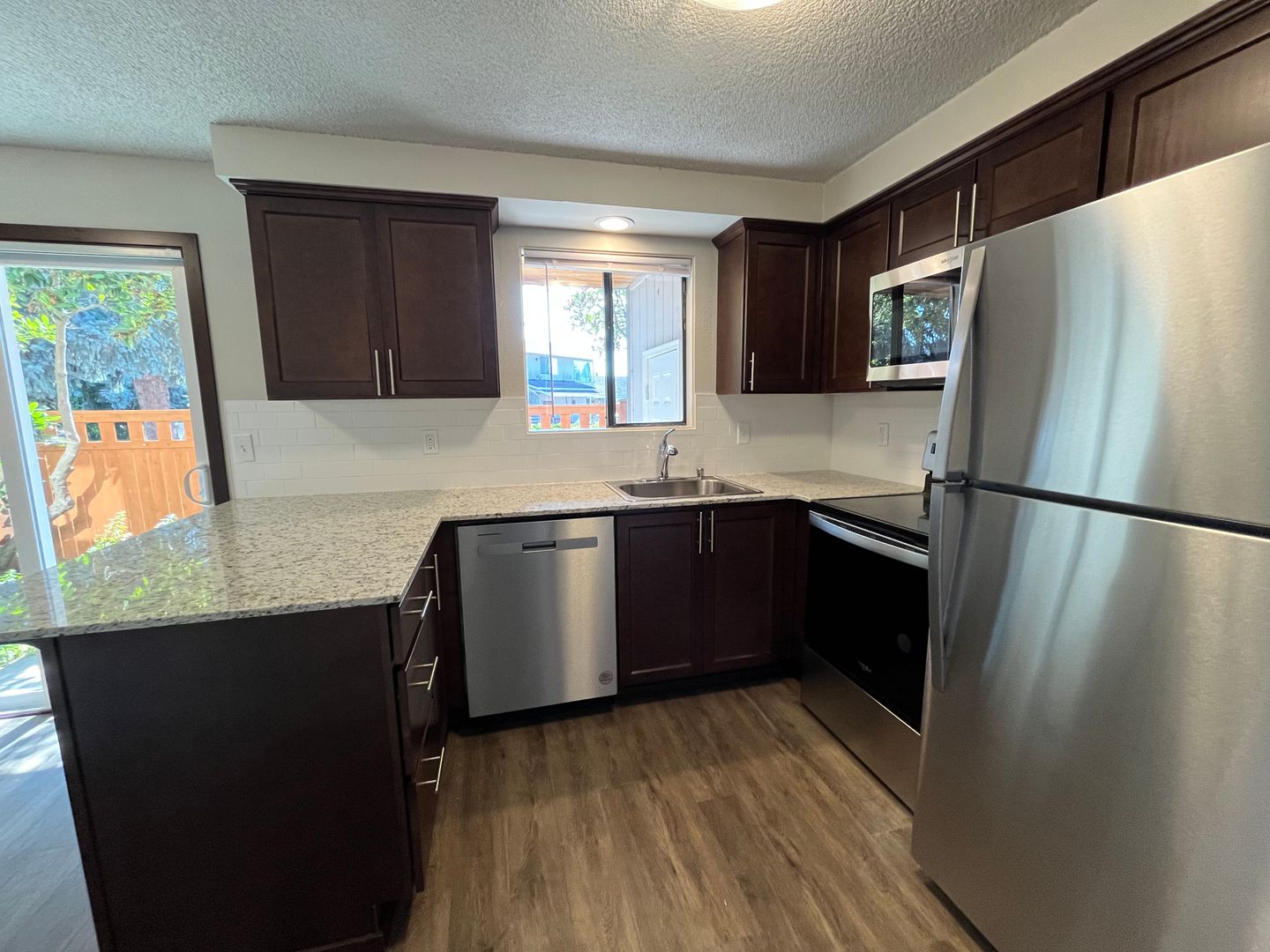 Fully Updated 2 Bed, 1 Bath Apartment, Stainless Appliances, Vinyl Plank Flooring 