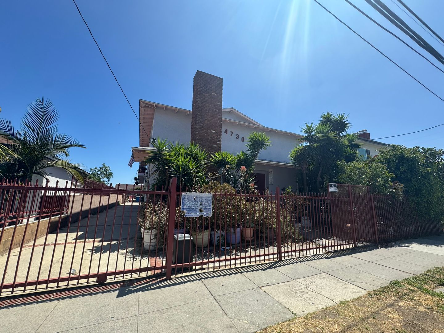 Hawthorne Apartment: 4730 W 118th Street