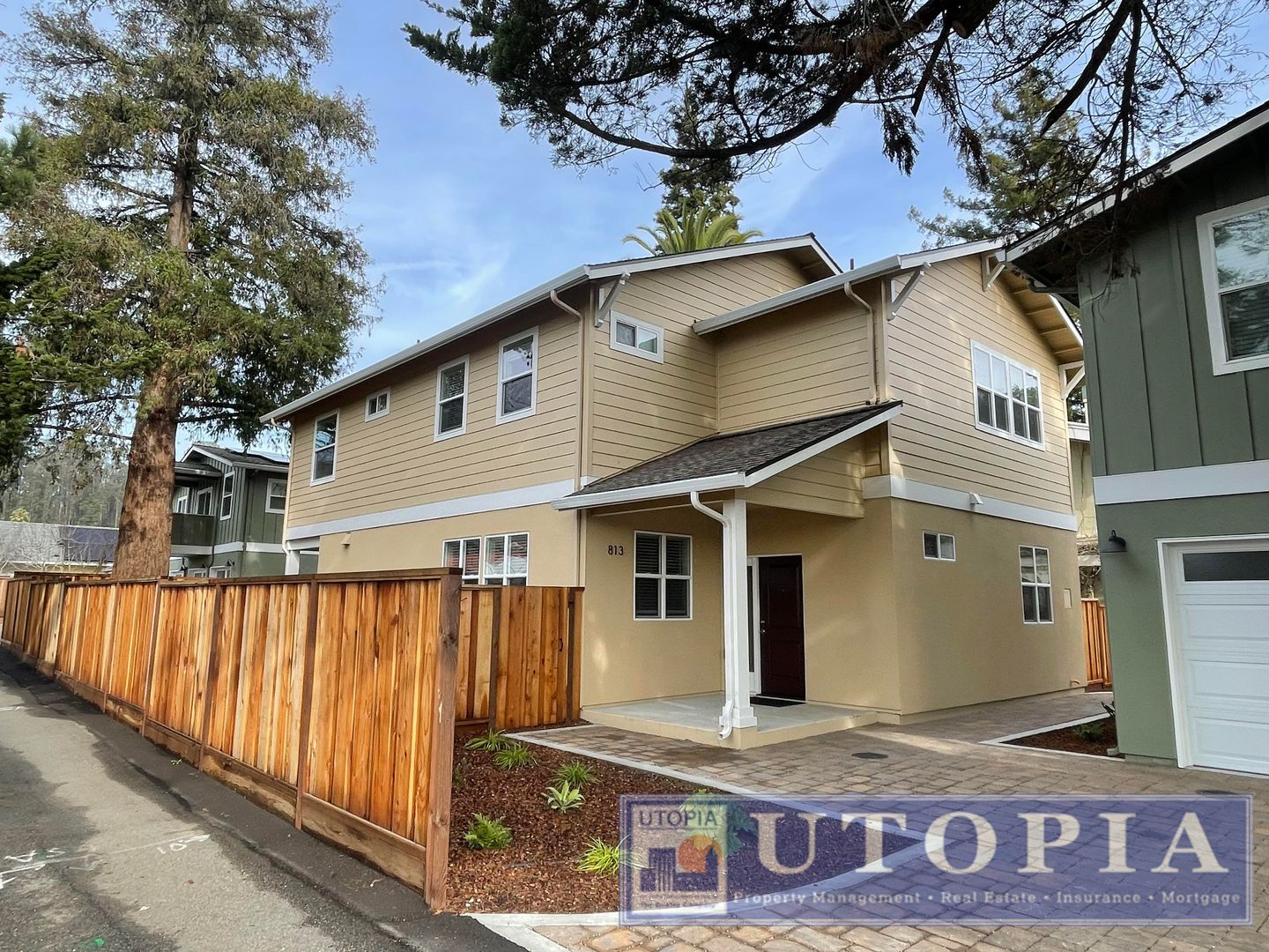 Santa Cruz House: 813 Morrissey Blvd.