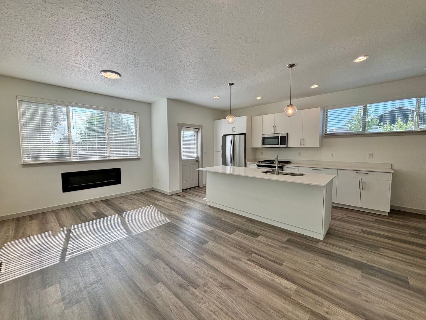 Redmond Townhome: 502 NW 28th Court