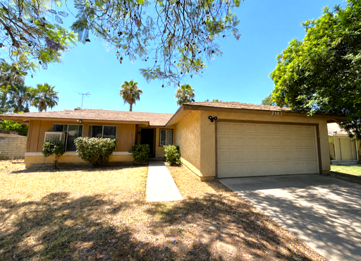 5 Bed, 3 Bath in Highland, CA! – photo 1