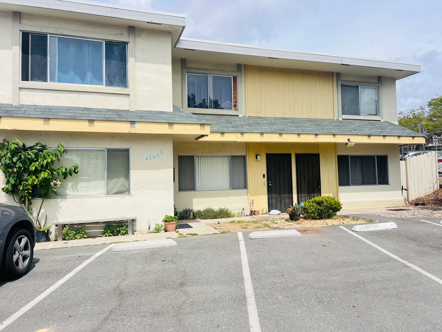 La Mesa Townhome: 4265 Schoolridge Lane Unit A