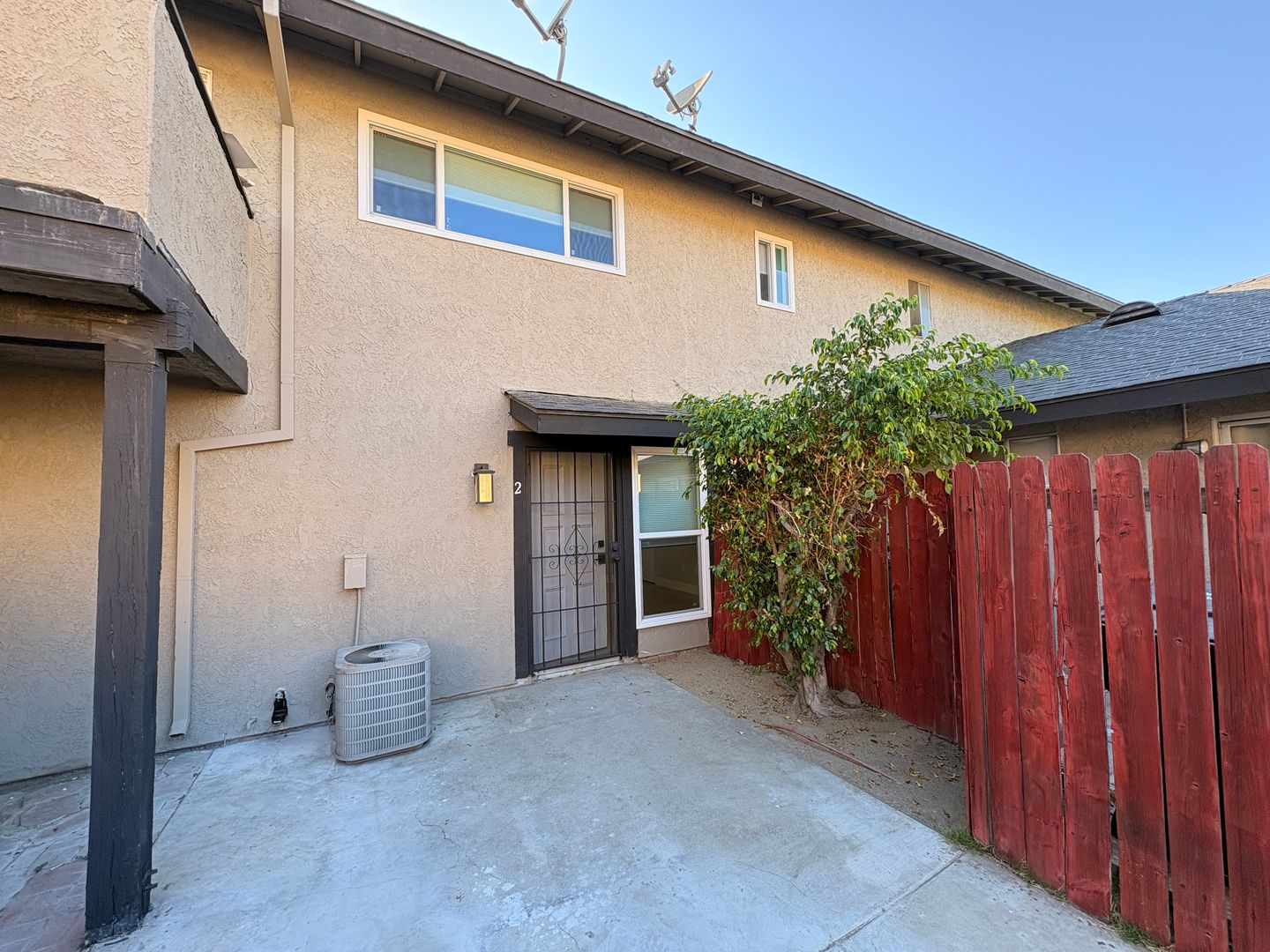 Ontario Apartment: 1708 Fairfield Ct