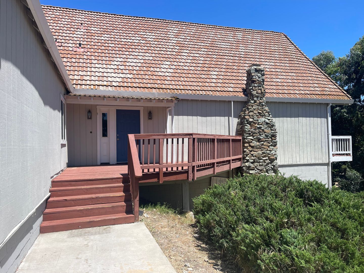 Valley Springs House: 7469 Gabor Street