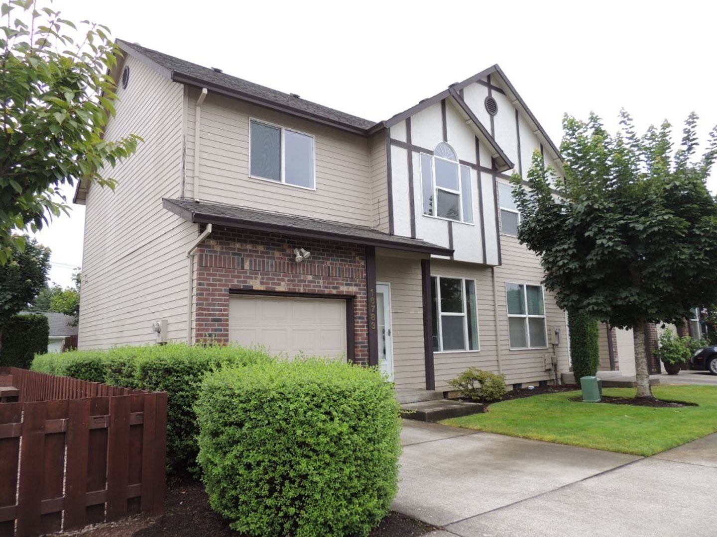 Portland Townhome: 16783 NE Halsey St.