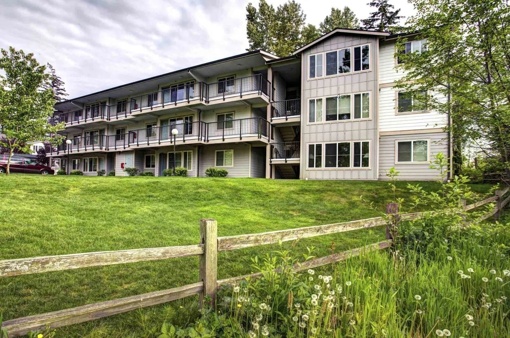 Bellingham Apartment: 4018 Northwest Avenue