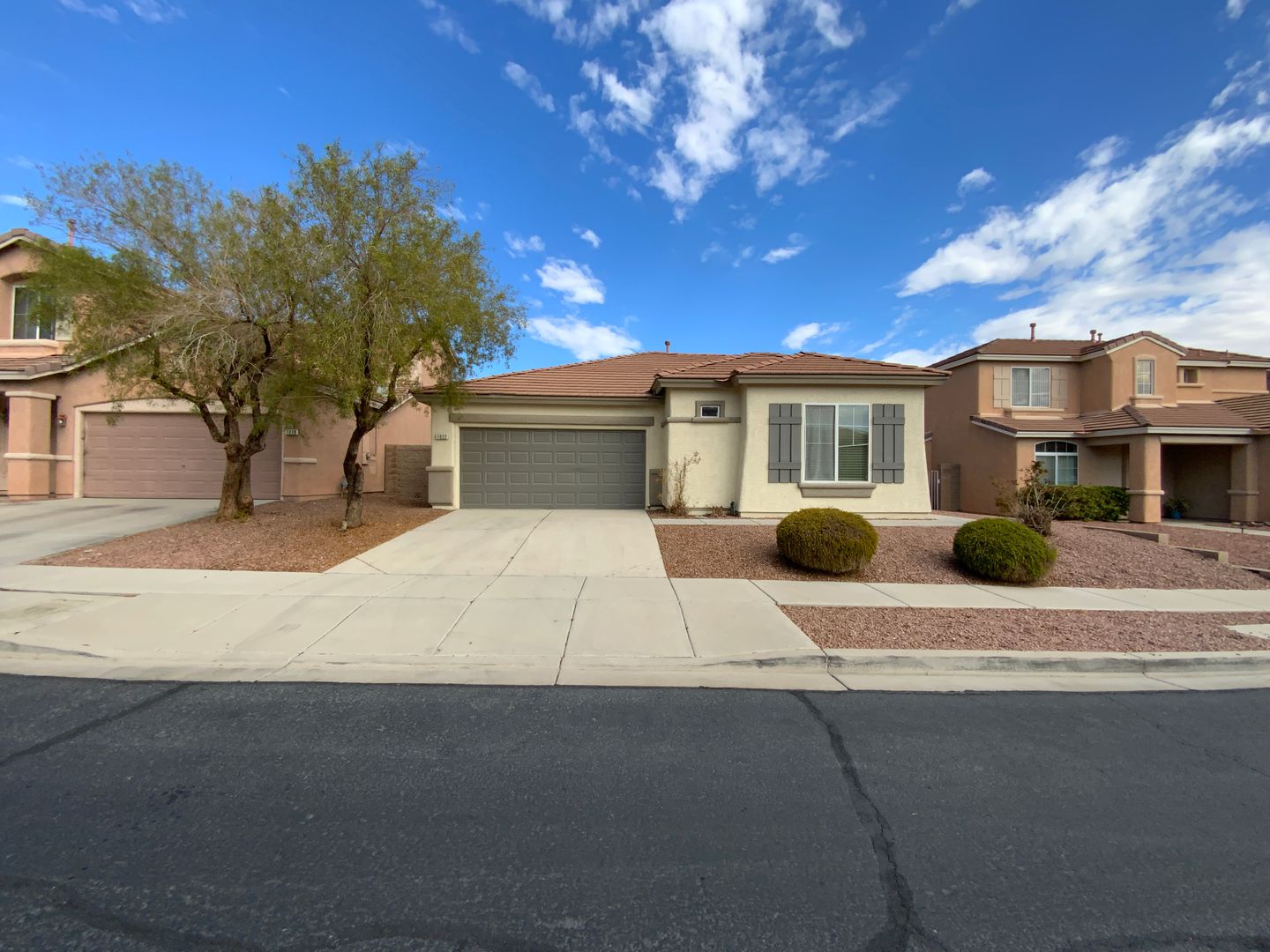 Henderson House: 1022 Pecos River Ave