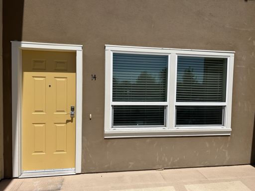 Spacious 2 Bed, 1.5 Bath, 900 Square Foot Apartment with Air Conditioning. – photo 1