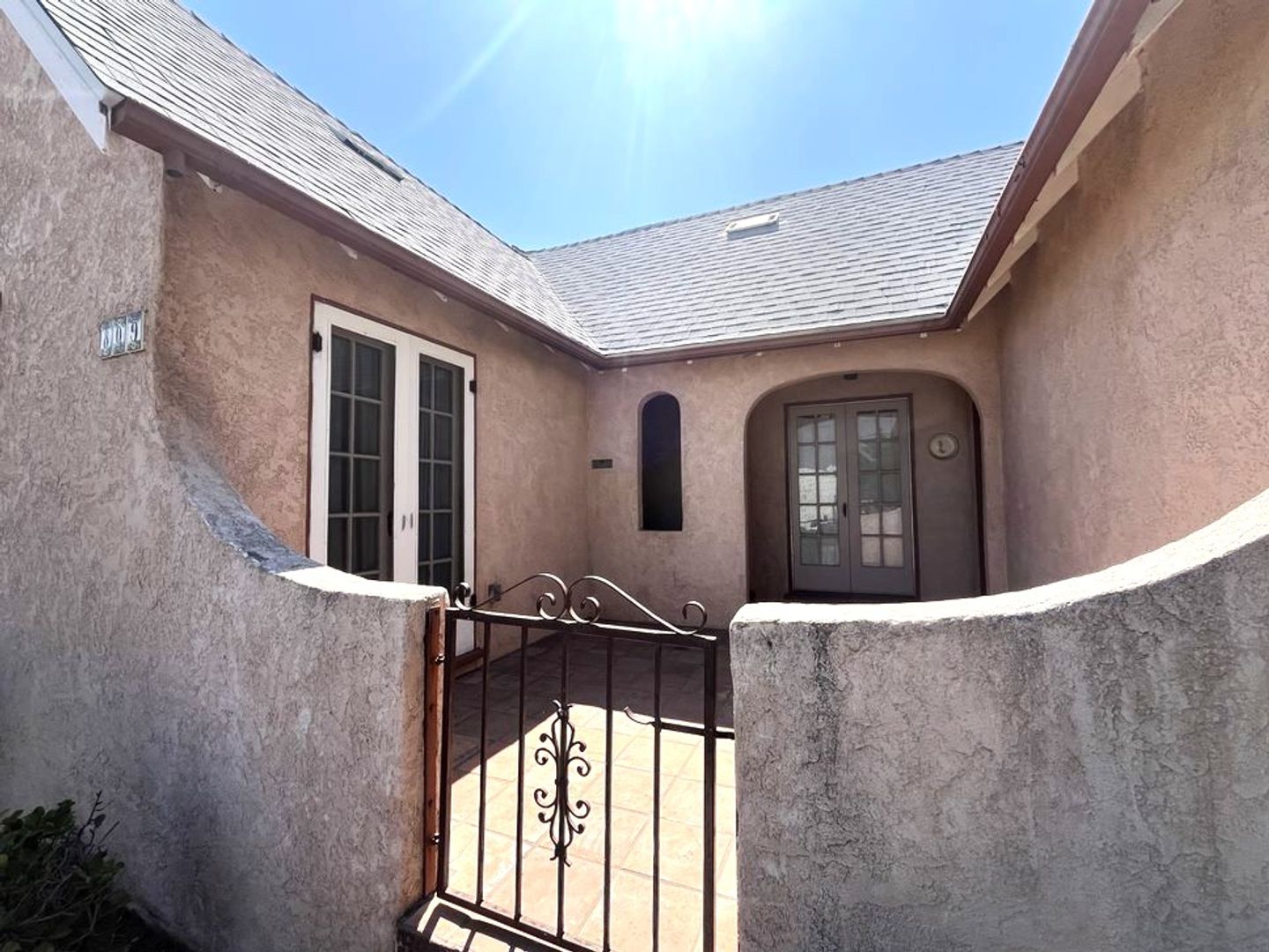 Colton Apartment: 809-809.5 N. 9th St