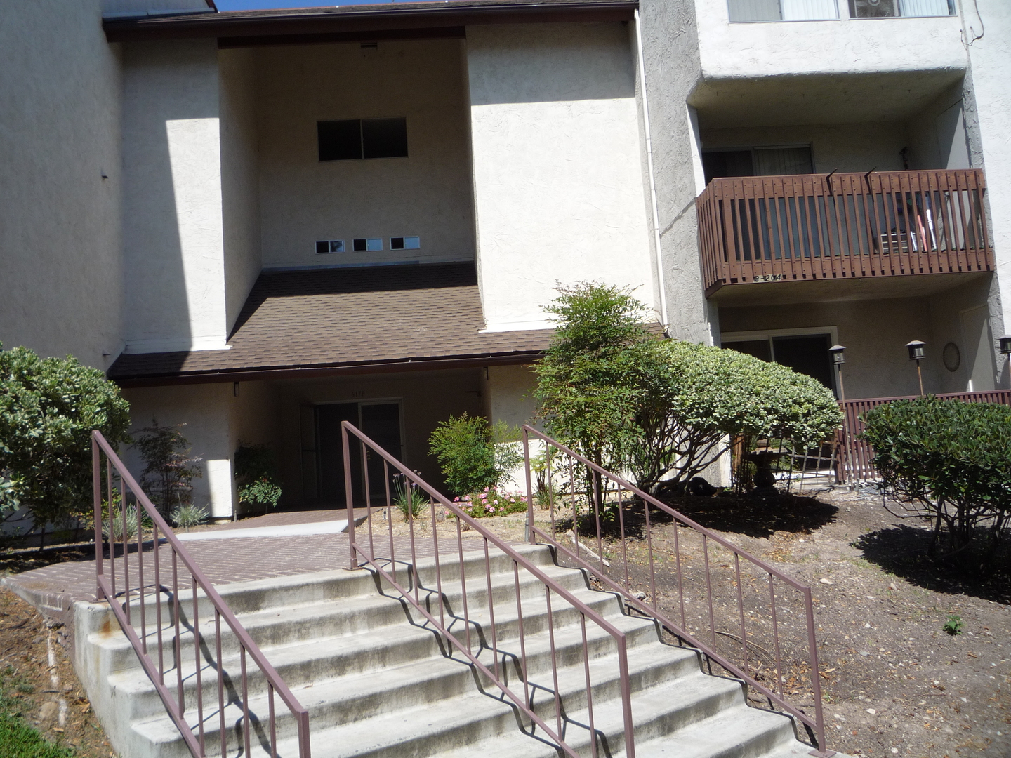 San Diego House: 6171 Rancho Mission Rd #202