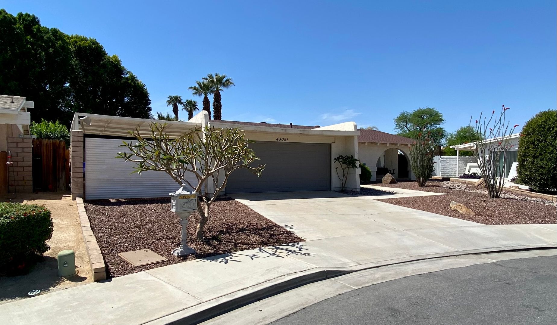 Palm Desert House: 43081 Buttonwood Drive