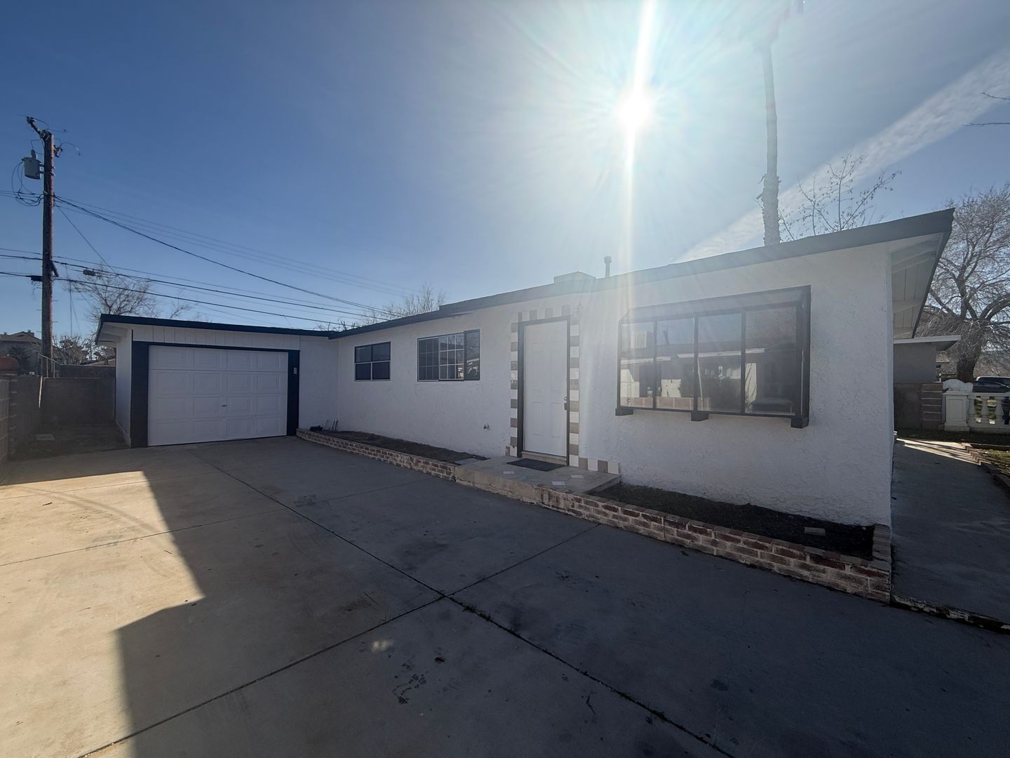 Palmdale House: 38628 Sumac Ave