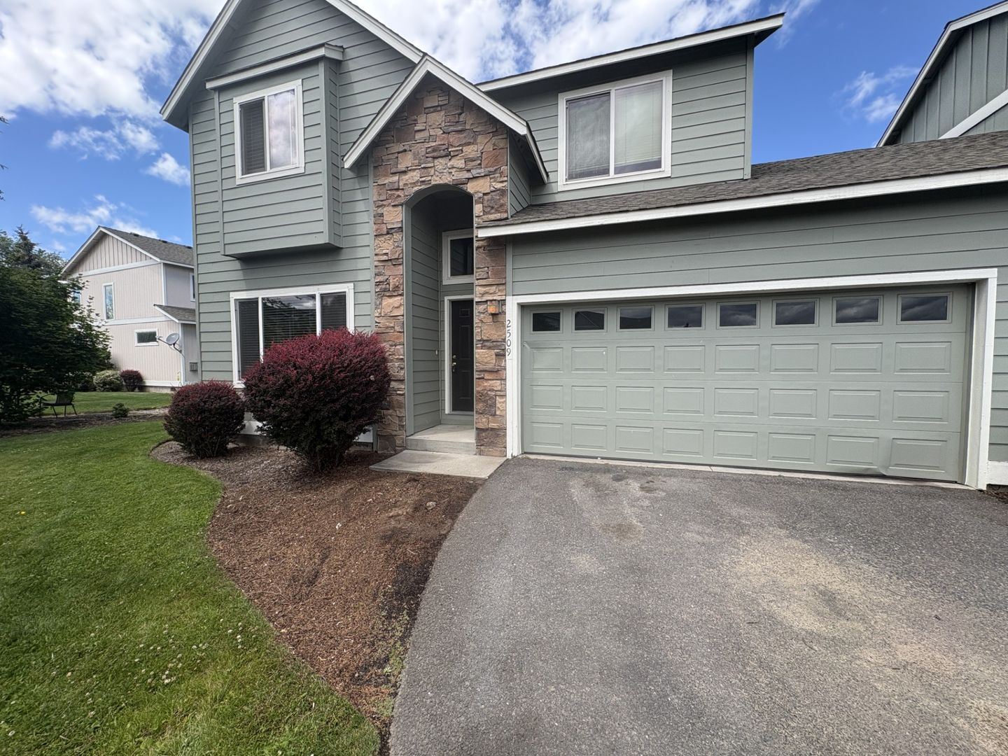 Redmond Apartment: 2507 - 2509 SW Cascade Mtn Ln