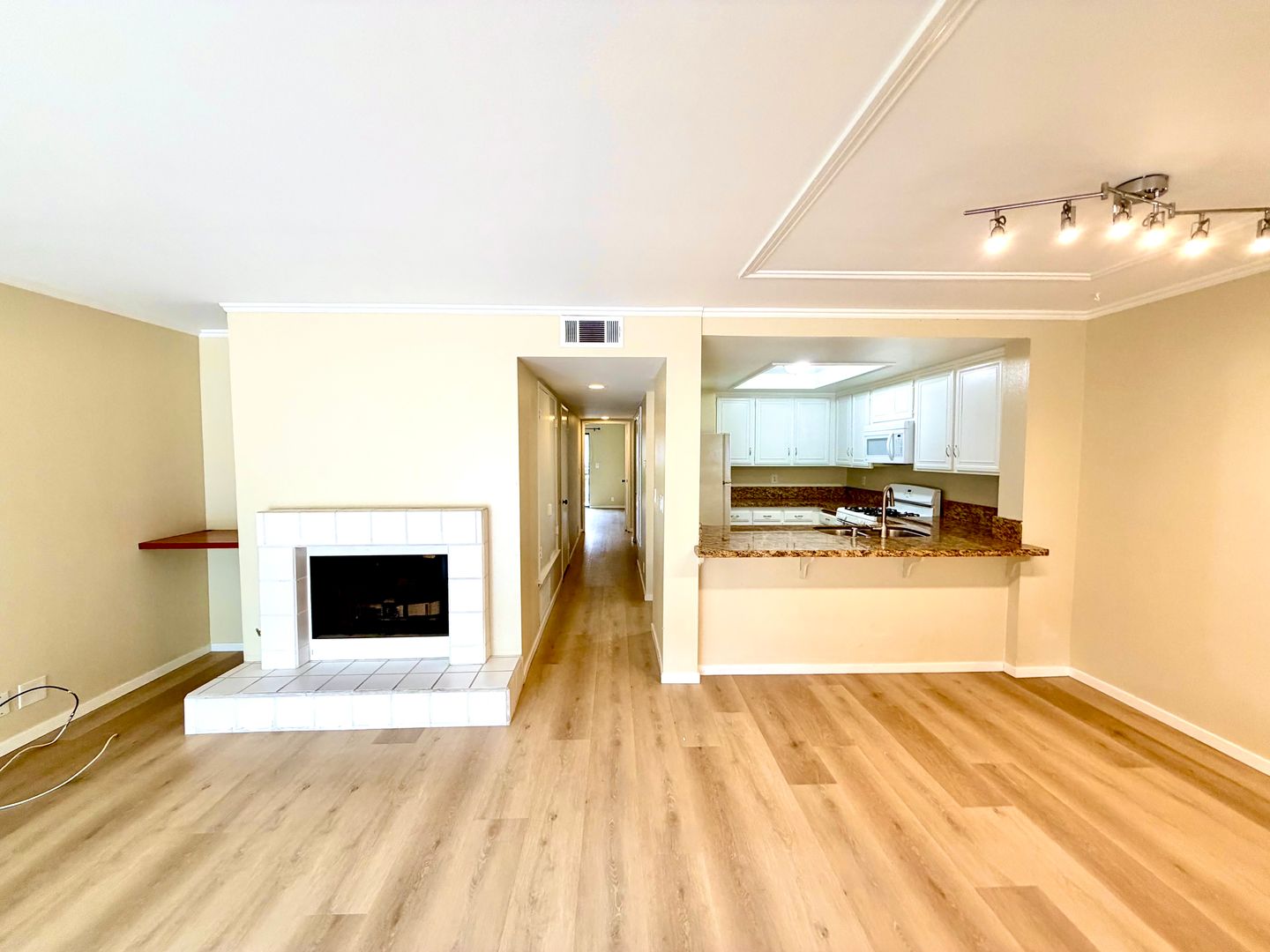 Camarillo Condo: 1157 Via Montoya
