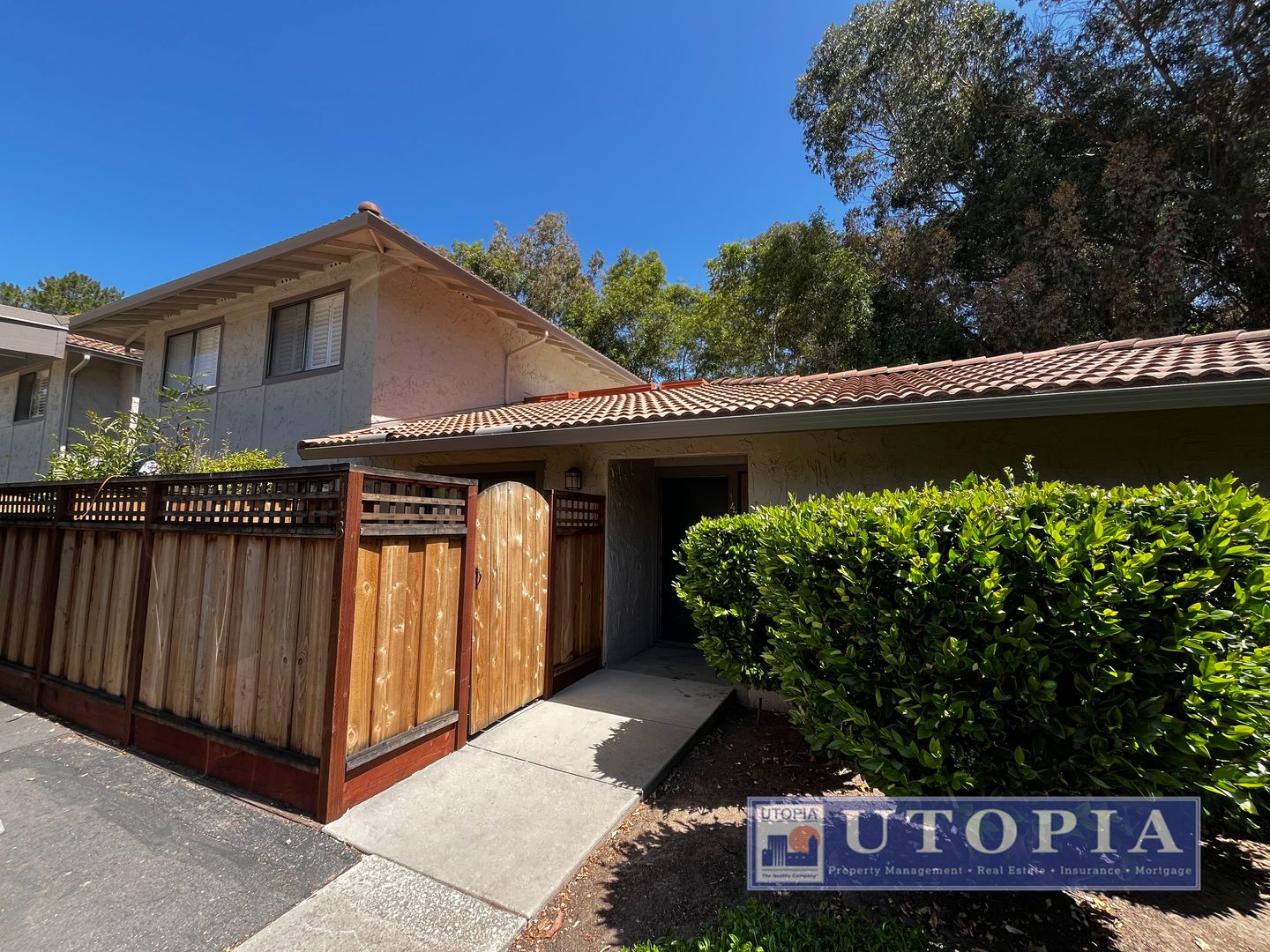 Charming 3 Bedroom, 2-bathroom Townhouse very close to UCSC and the Westside of Santa Cruz