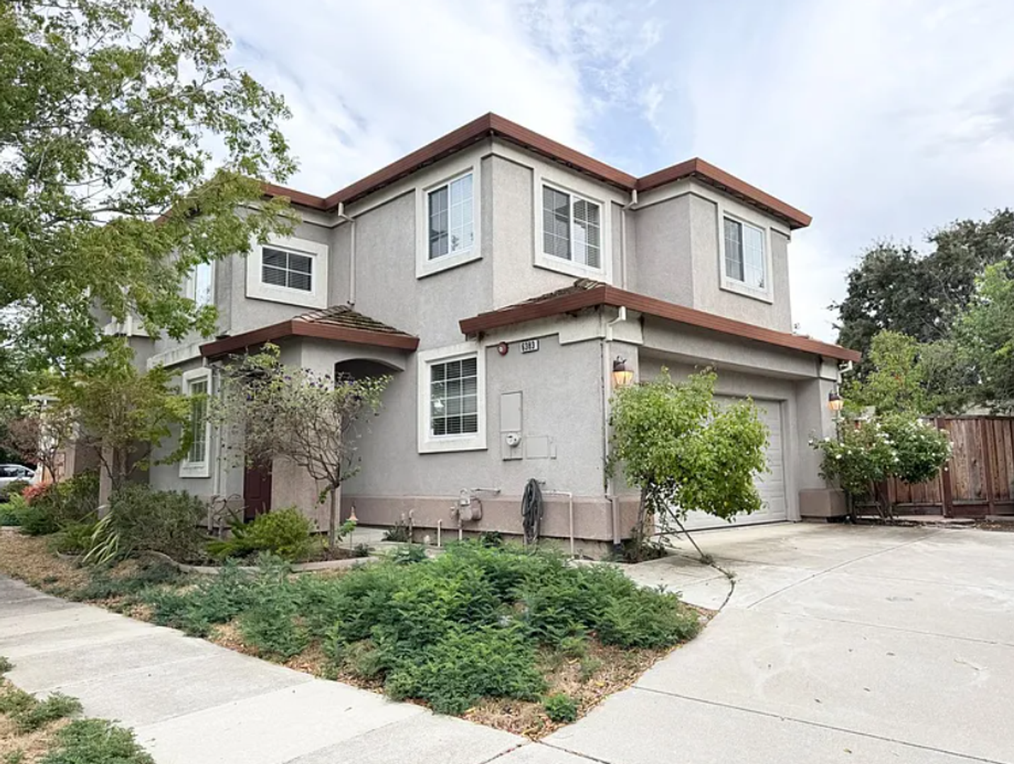 Livermore House: 6383 Almaden Way
