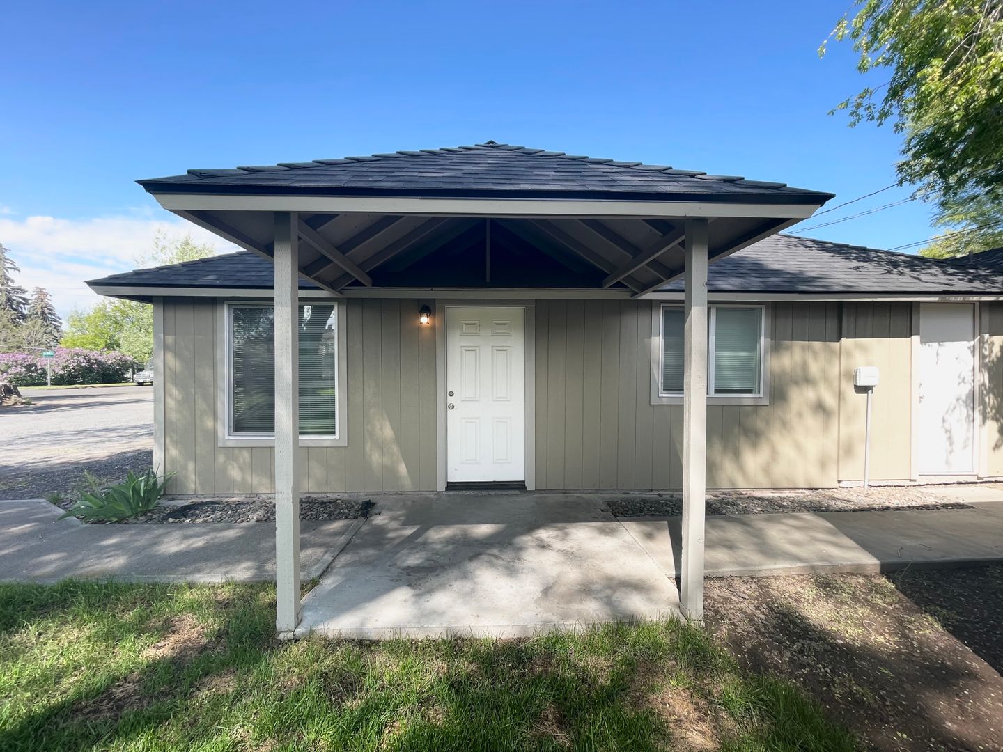 Redmond Condo: 215 NW Canal Blvd - #14