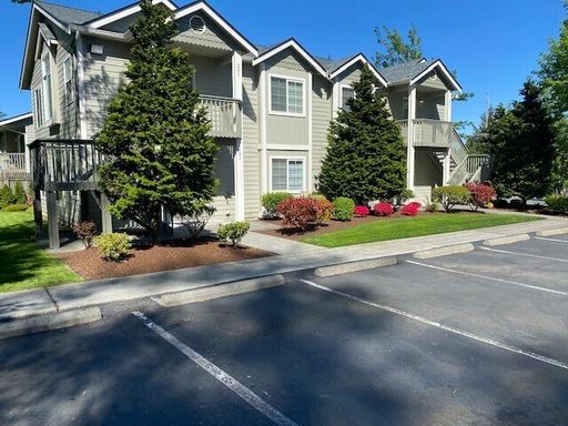 2 bed 1 bath lower unit in Bellingham! RENT SPECIAL -$250 AMAZON GIFT CARD IF LEASE SIGNED BY 8/31! – photo 1