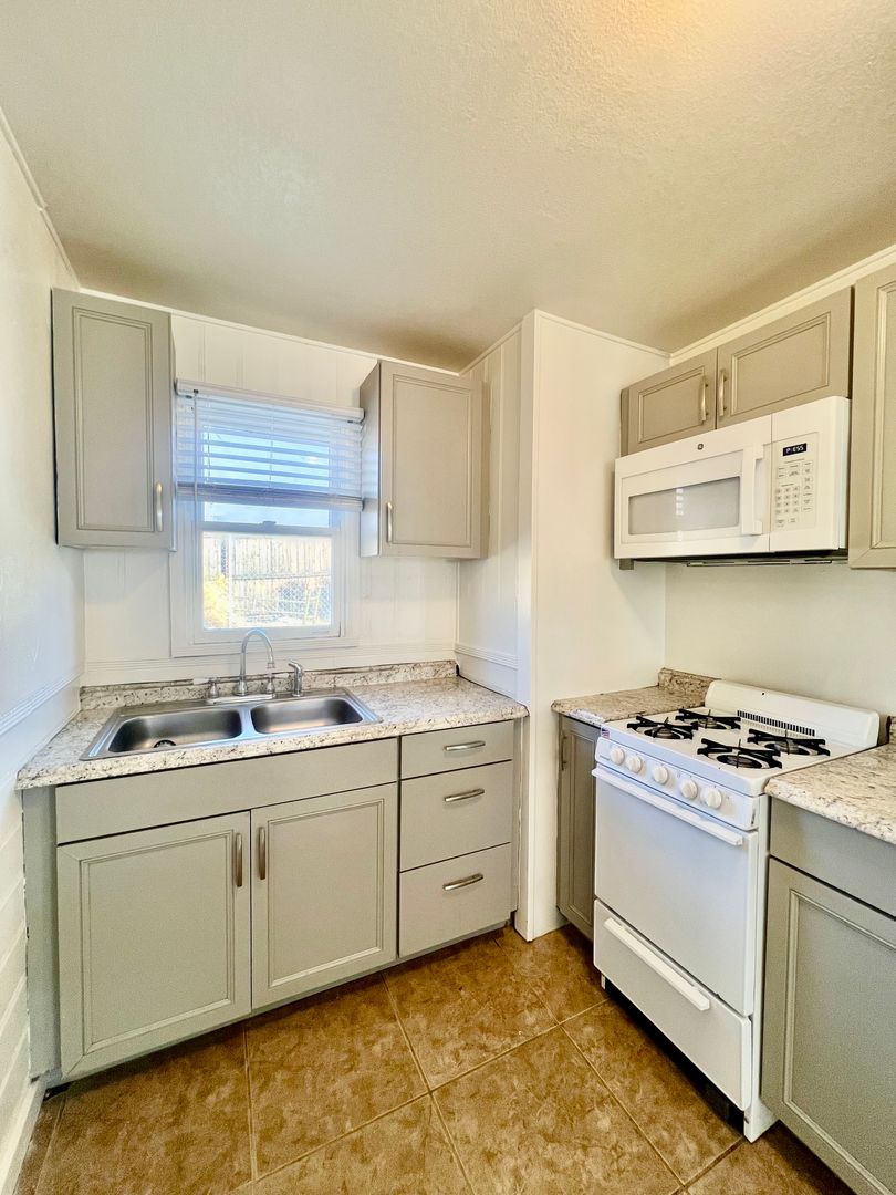 Desert Hot Springs Apartment: 66358 7th street - 01