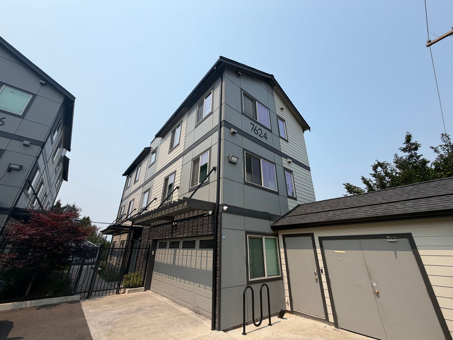 Tacoma Apartment: 7624 Pacific Ave