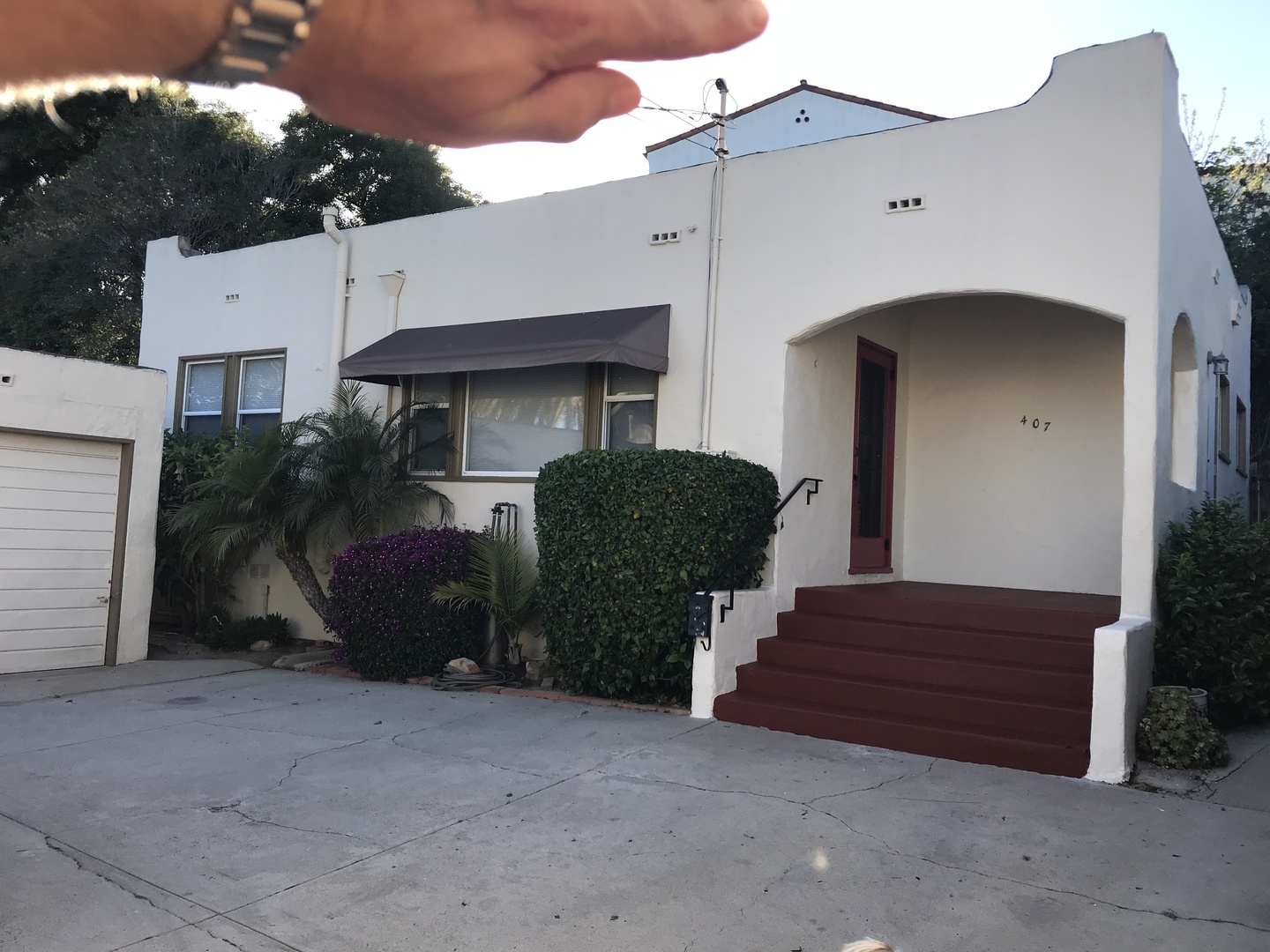 Santa Barbara House: 407 Montgomery St